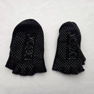 TOESOX Half-Toe Grip Pilates/Barre/Yoga Socks - Black Size S/M